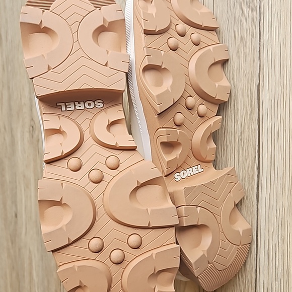 Sorel Cream Leather Brex Chelsea Boots 11 NWT - Picture 3 of 10